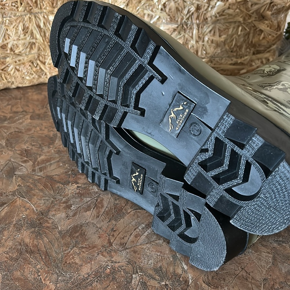 Green Farm Print Rain Boots - Picture 11 of 14